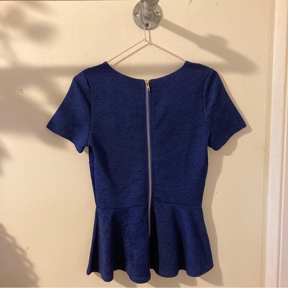 BACK ZIP PEPLUM TOP - Picture 1 of 6